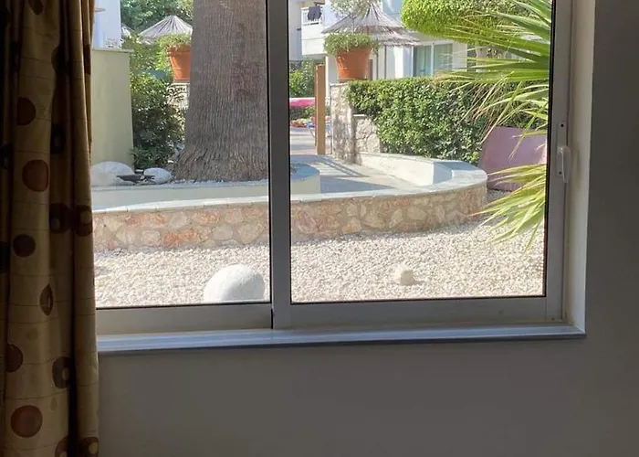 Aparthotel Poseidonia 4*