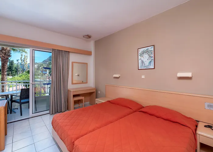 Aparthotel Poseidonia 4*