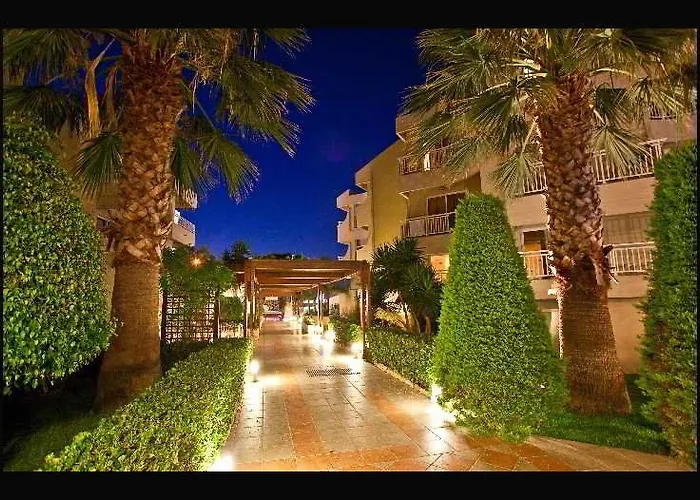 Poseidonia Hotel de apartamente 4*