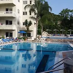 Ξενοδοχείο με διαμερίσματα Poseidonia 4*