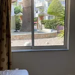 Ξενοδοχείο με διαμερίσματα Poseidonia 4*