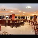 Poseidonia Ξενοδοχείο με διαμερίσματα 4*