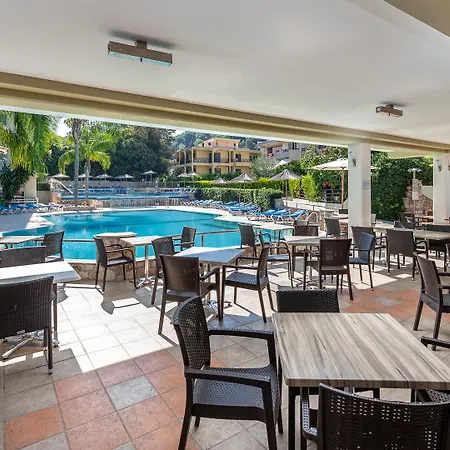 Poseidonia 公寓式酒店 依克希亚