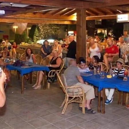 Poseidonia Apartahotel