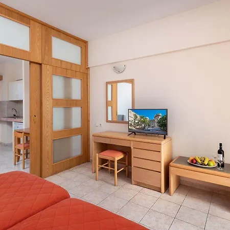 Poseidonia Aparthotel 4*